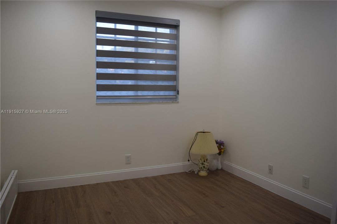 出租: $6,000 (5 贝兹, 3 浴室, 2941 平方英尺)