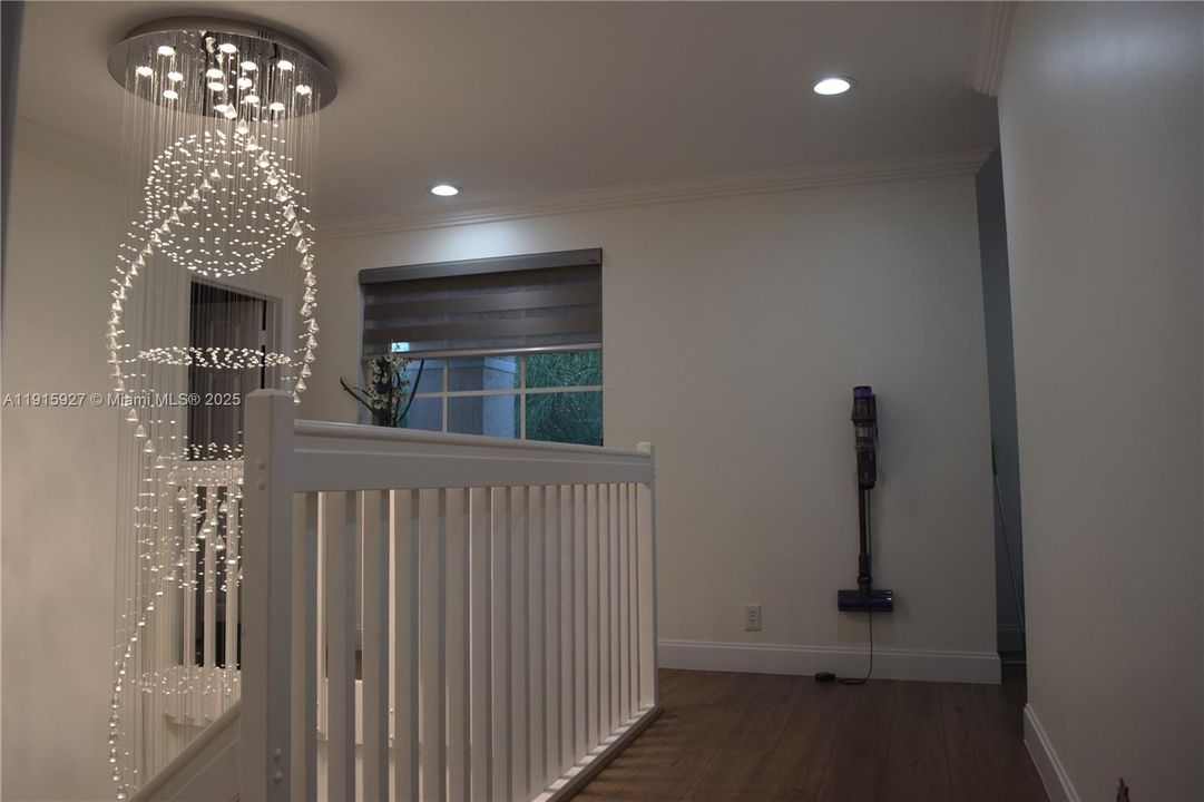 出租: $6,000 (5 贝兹, 3 浴室, 2941 平方英尺)