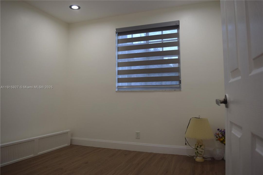 出租: $6,000 (5 贝兹, 3 浴室, 2941 平方英尺)