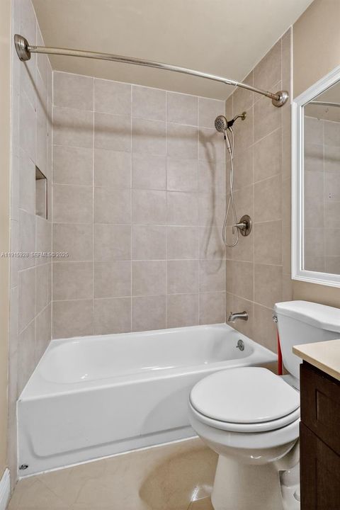 For Sale: $249,000 (1 beds, 1 baths, 862 Square Feet)