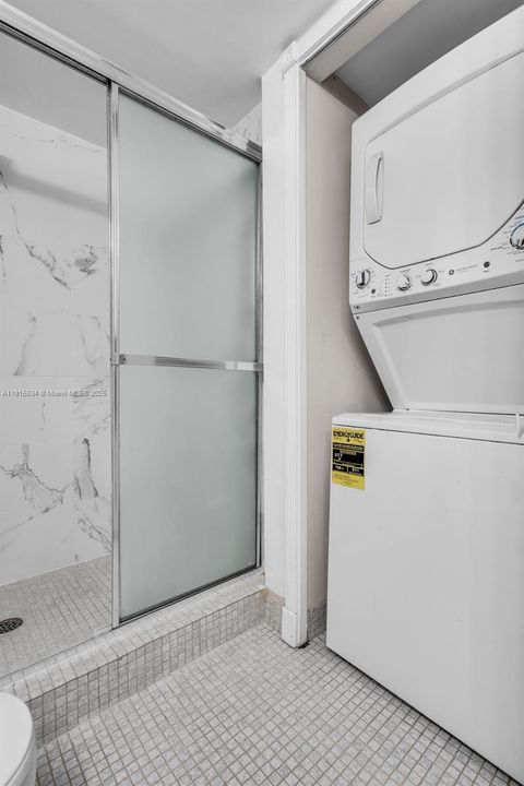 For Sale: $275,000 (2 beds, 2 baths, 1235 Square Feet)