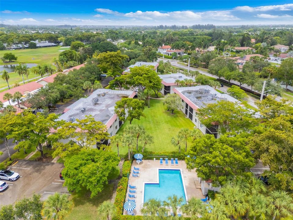 For Sale: $275,000 (2 beds, 2 baths, 1235 Square Feet)