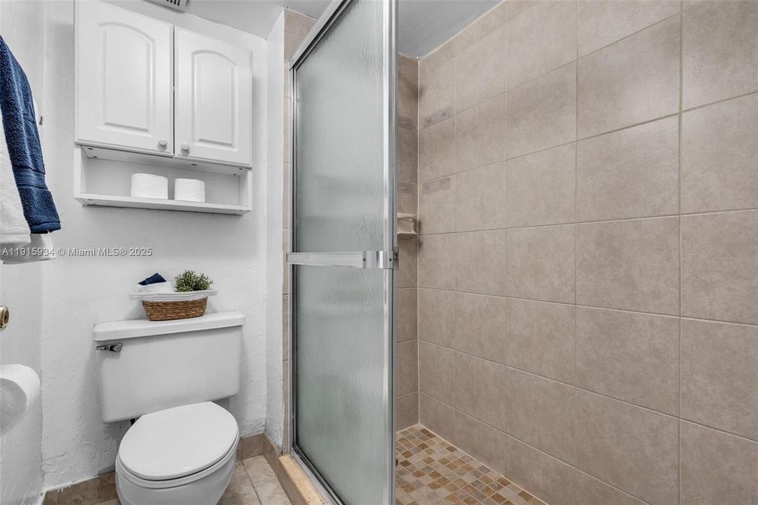 For Sale: $275,000 (2 beds, 2 baths, 1235 Square Feet)