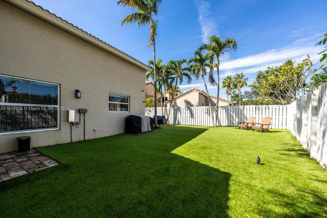 На продажу: $530,000 (3 спален, 2 ванн, 1423 Квадратных фут)