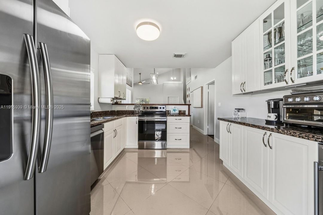 На продажу: $530,000 (3 спален, 2 ванн, 1423 Квадратных фут)