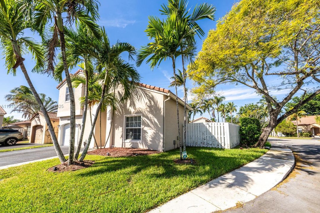 На продажу: $530,000 (3 спален, 2 ванн, 1423 Квадратных фут)