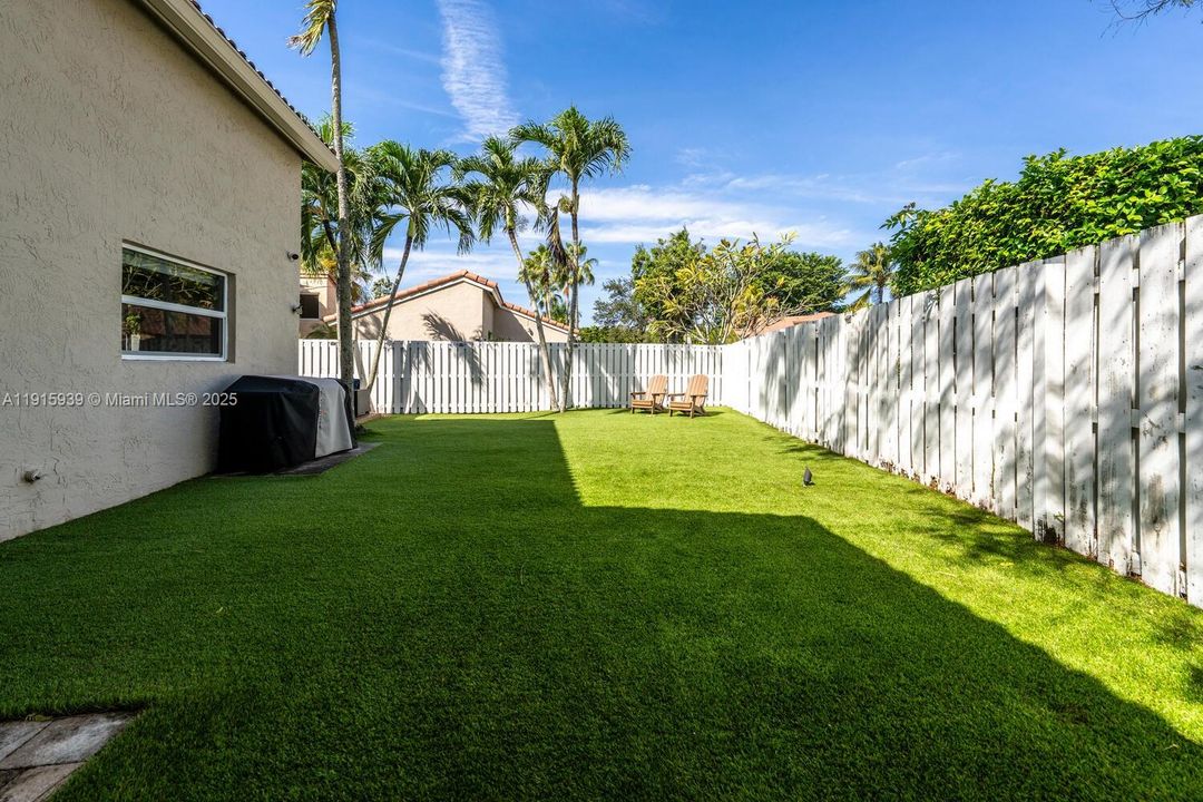 На продажу: $530,000 (3 спален, 2 ванн, 1423 Квадратных фут)