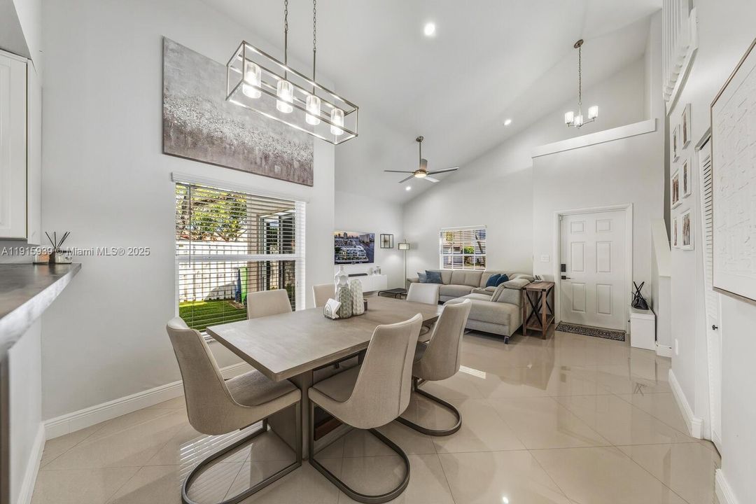 На продажу: $530,000 (3 спален, 2 ванн, 1423 Квадратных фут)