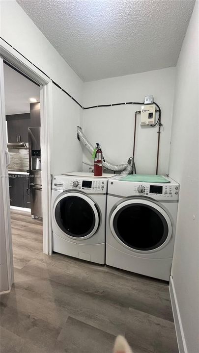 Active With Contract: $3,000 (3 beds, 2 baths, 1232 Square Feet)