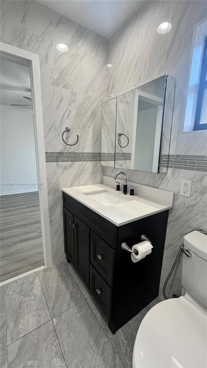 Active With Contract: $3,000 (3 beds, 2 baths, 1232 Square Feet)