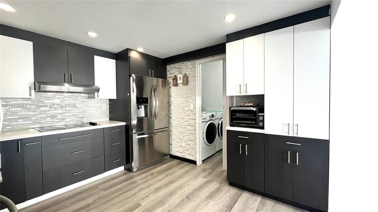 Active With Contract: $3,000 (3 beds, 2 baths, 1232 Square Feet)