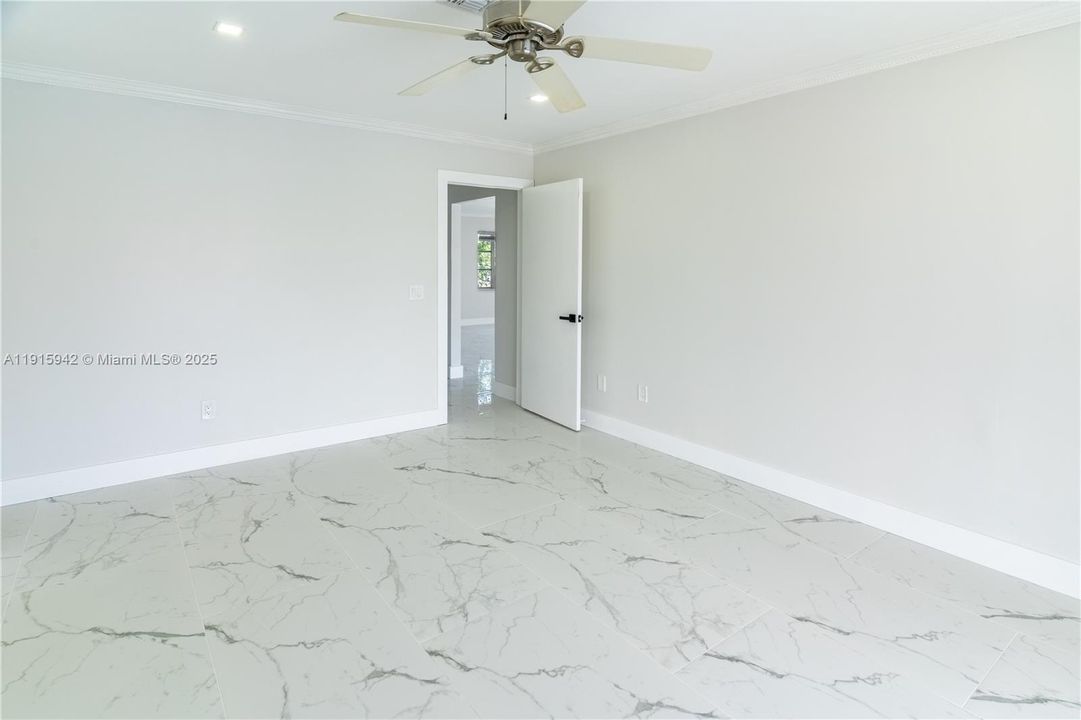 En Venta: $749,000 (3 camas, 2 baños, 1795 Pies cuadrados)