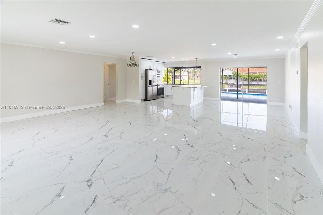 En Venta: $749,000 (3 camas, 2 baños, 1795 Pies cuadrados)