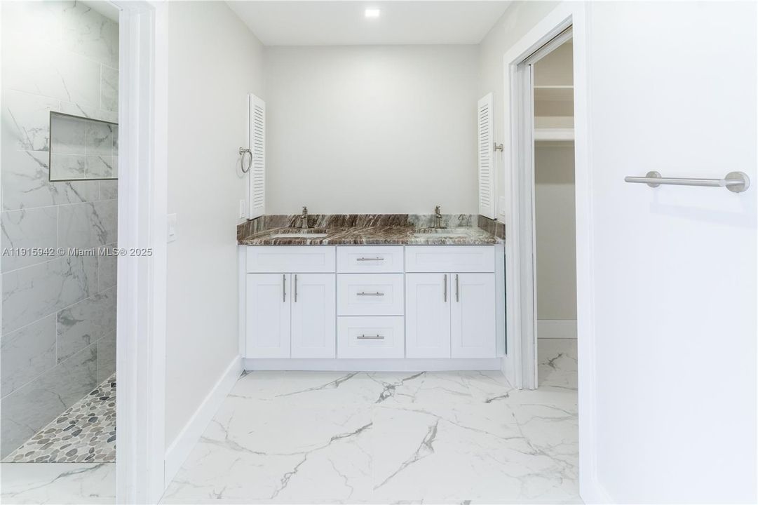 En Venta: $749,000 (3 camas, 2 baños, 1795 Pies cuadrados)