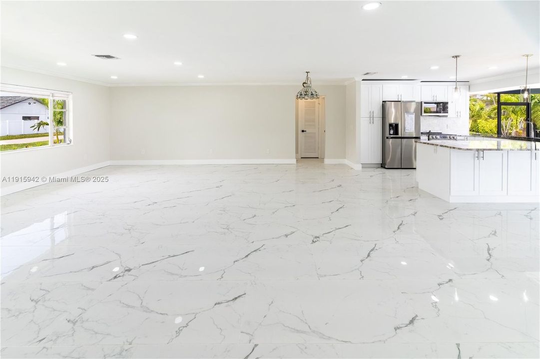 En Venta: $749,000 (3 camas, 2 baños, 1795 Pies cuadrados)