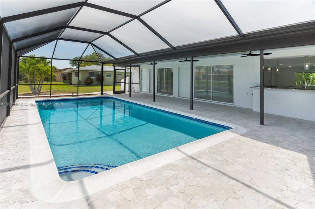 En Venta: $749,000 (3 camas, 2 baños, 1795 Pies cuadrados)