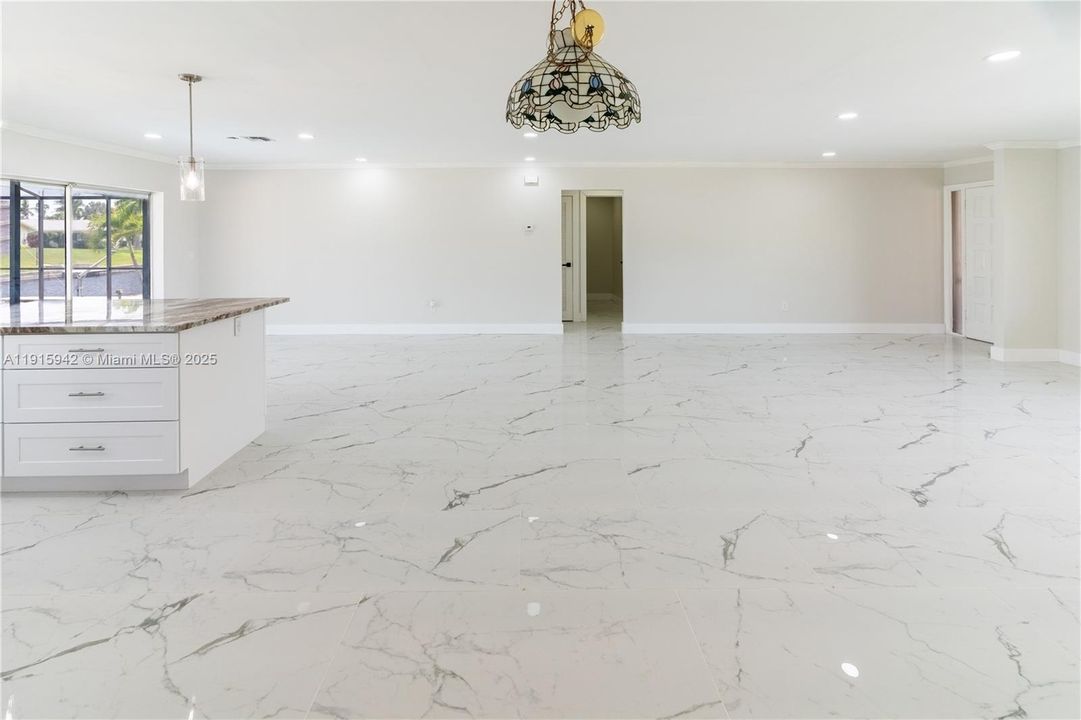 En Venta: $749,000 (3 camas, 2 baños, 1795 Pies cuadrados)