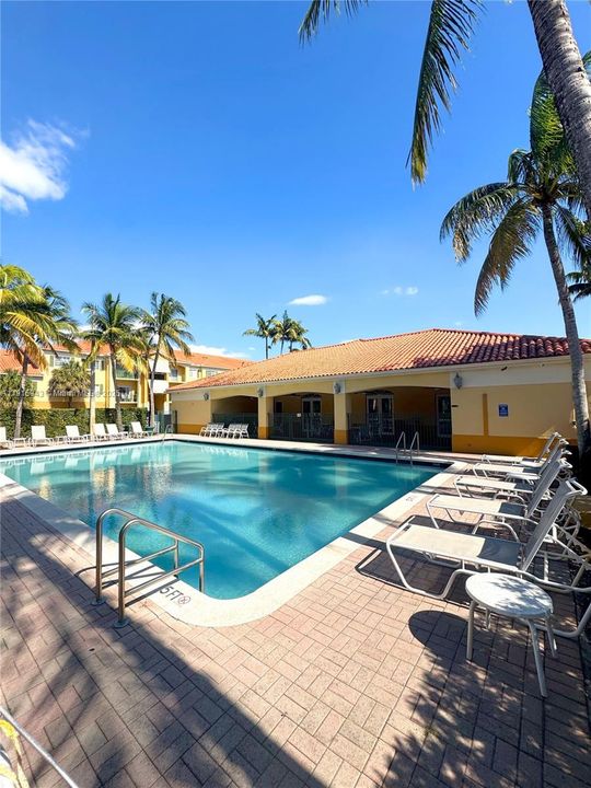 待售: $355,000 (2 贝兹, 2 浴室, 870 平方英尺)