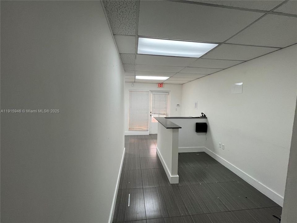 Под контрактом: $1,800 (0 спален, 0 ванн, 0 Квадратных фут)