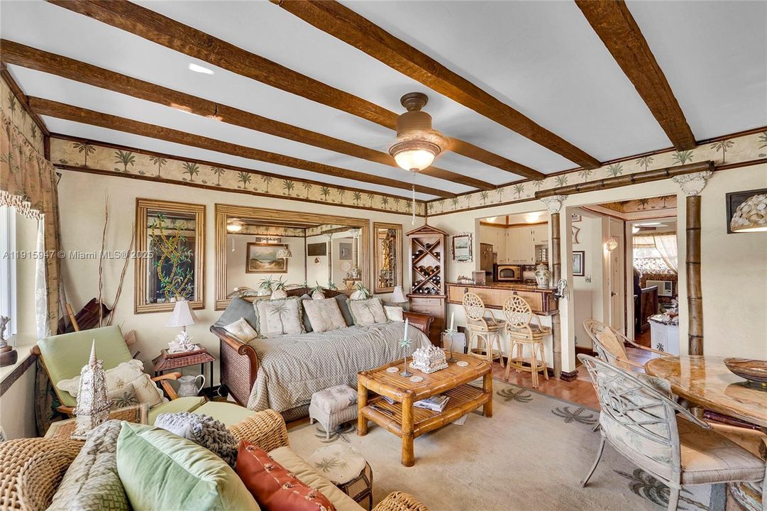 На продажу: $129,000 (1 спален, 1 ванн, 600 Квадратных фут)