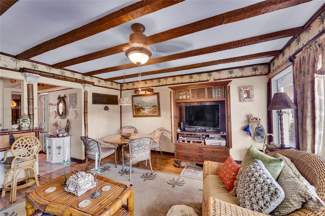 На продажу: $129,000 (1 спален, 1 ванн, 600 Квадратных фут)