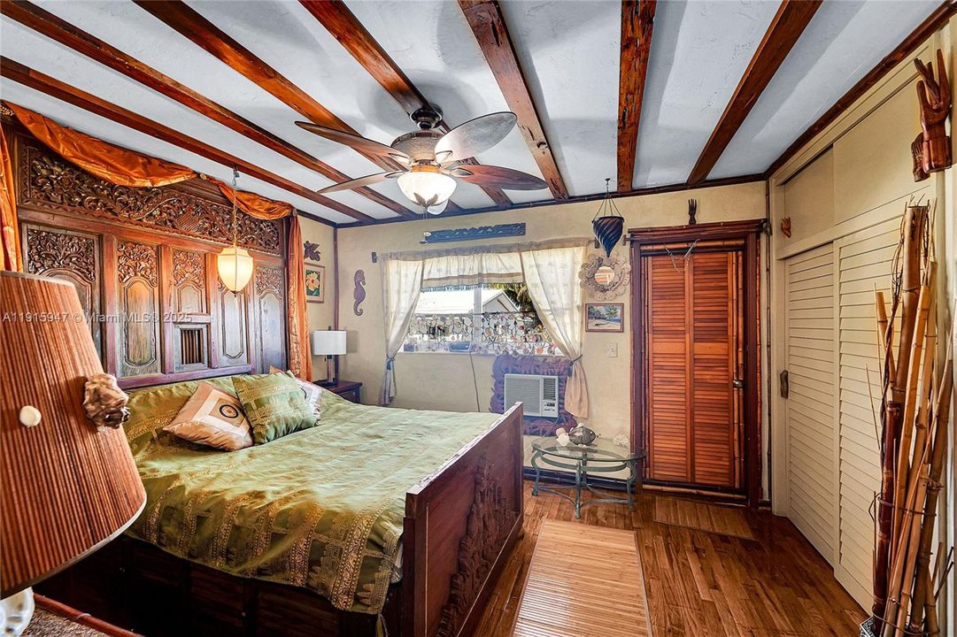 На продажу: $129,000 (1 спален, 1 ванн, 600 Квадратных фут)