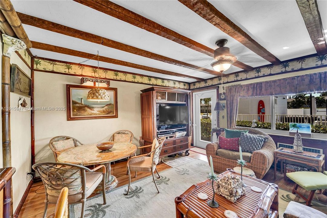 На продажу: $129,000 (1 спален, 1 ванн, 600 Квадратных фут)