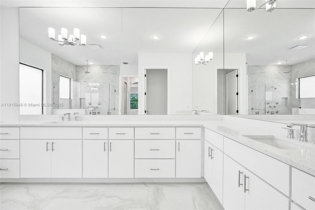 For Sale: $2,975,000 (5 beds, 6 baths, 4932 Square Feet)