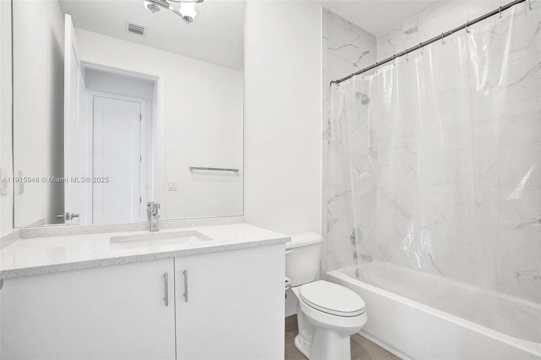 For Sale: $2,975,000 (5 beds, 6 baths, 4932 Square Feet)