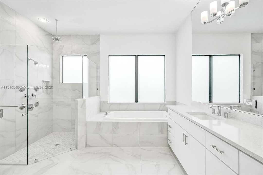 For Sale: $2,975,000 (5 beds, 6 baths, 4932 Square Feet)