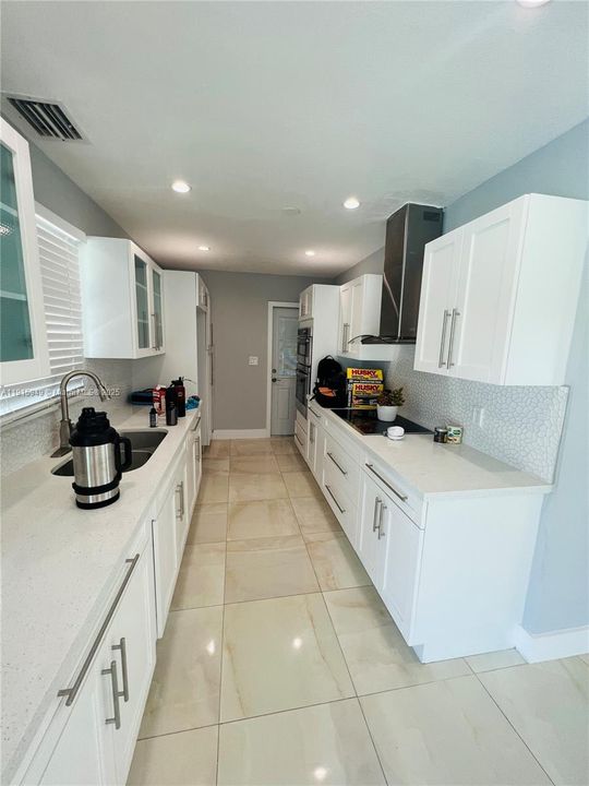 На продажу: $750,000 (4 спален, 2 ванн, 1248 Квадратных фут)