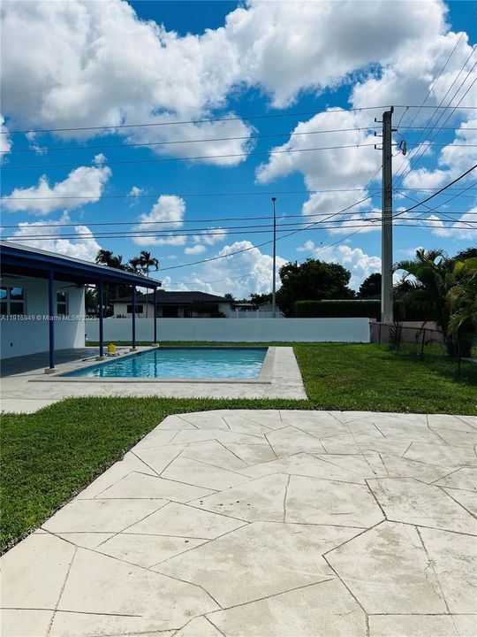 На продажу: $750,000 (4 спален, 2 ванн, 1248 Квадратных фут)