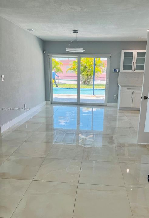 На продажу: $750,000 (4 спален, 2 ванн, 1248 Квадратных фут)