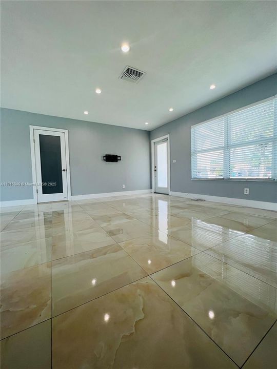 На продажу: $750,000 (4 спален, 2 ванн, 1248 Квадратных фут)