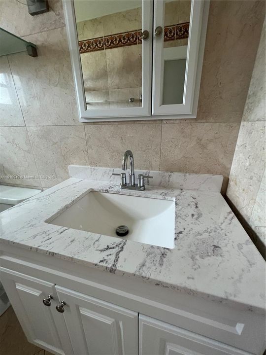 На продажу: $750,000 (4 спален, 2 ванн, 1248 Квадратных фут)