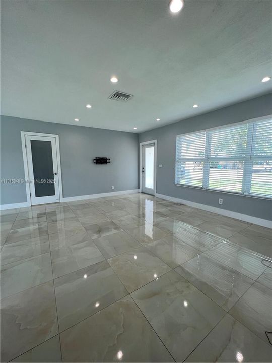 На продажу: $750,000 (4 спален, 2 ванн, 1248 Квадратных фут)