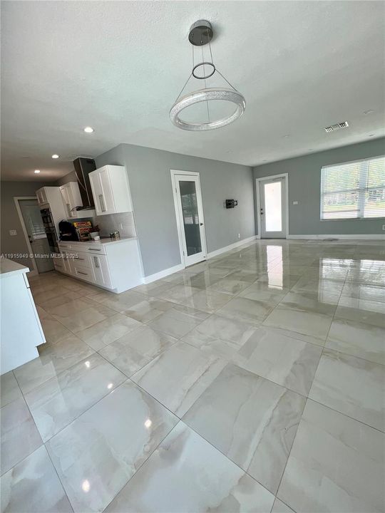 На продажу: $750,000 (4 спален, 2 ванн, 1248 Квадратных фут)