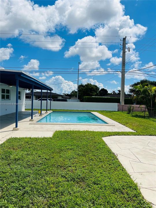 На продажу: $750,000 (4 спален, 2 ванн, 1248 Квадратных фут)