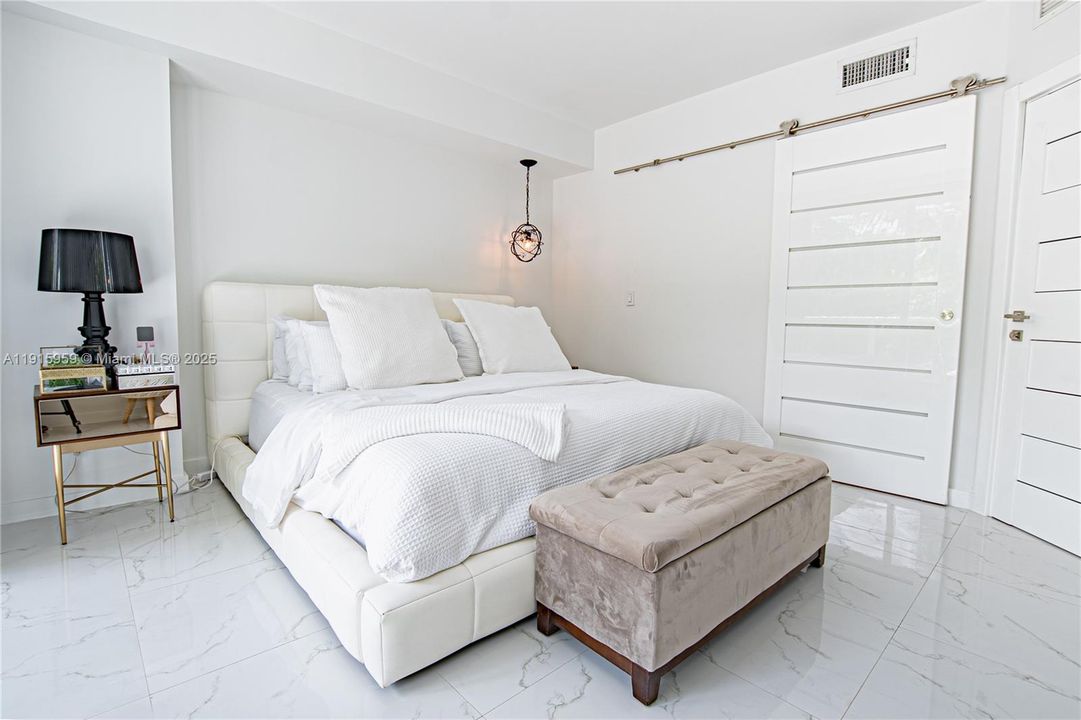 Недавно арендовано: $4,500 (2 спален, 2 ванн, 1100 Квадратных фут)