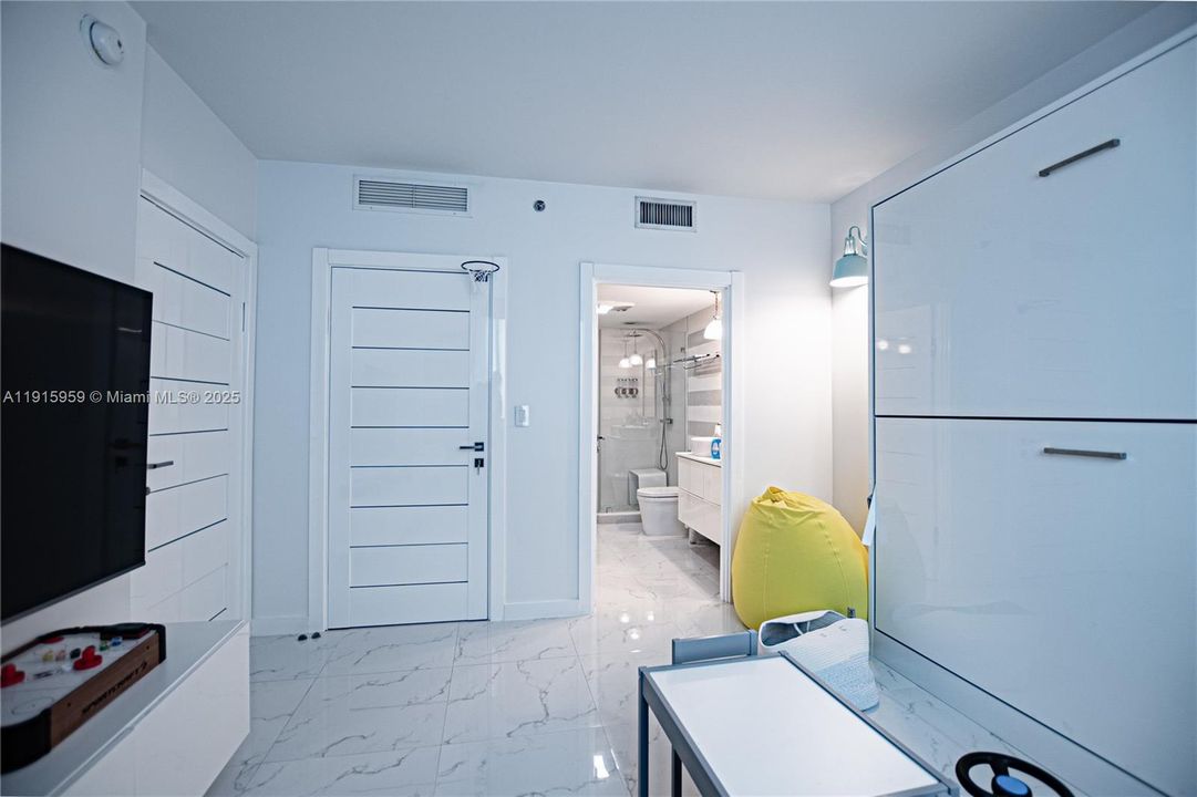 Недавно арендовано: $4,500 (2 спален, 2 ванн, 1100 Квадратных фут)