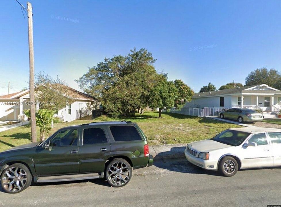 For Sale: $220,000 (0.15 acres)