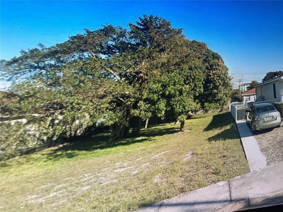 En Venta: $229,000 (0.15 acres)