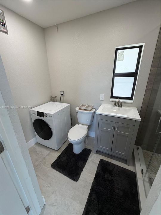 For Rent: $1,500 (0 beds, 1 baths, 1241 Square Feet)