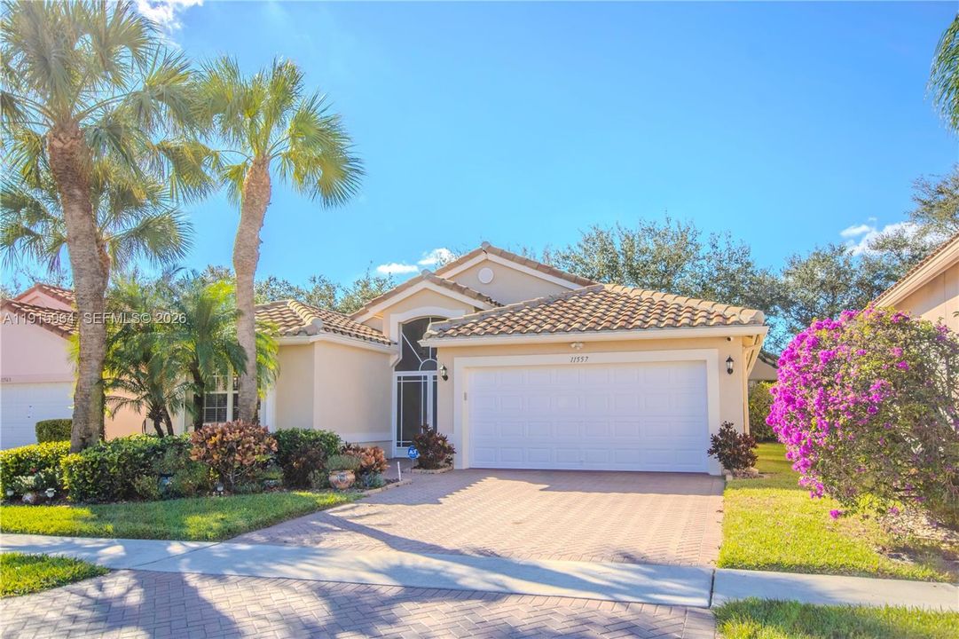 Active With Contract: $420,000 (3 beds, 2 baths, 1852 Square Feet)