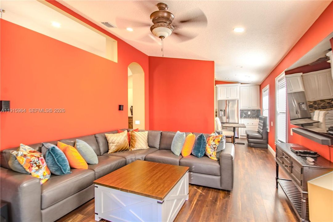 Active With Contract: $420,000 (3 beds, 2 baths, 1852 Square Feet)