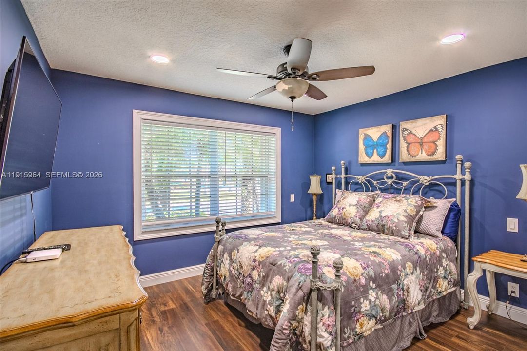 Active With Contract: $420,000 (3 beds, 2 baths, 1852 Square Feet)