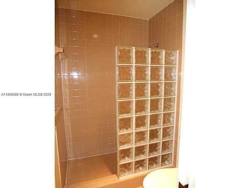 Под контрактом: $359,500 (2 спален, 2 ванн, 1258 Квадратных фут)