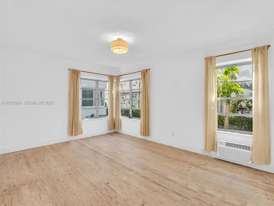 Recently Rented: $2,495 (1 beds, 1 baths, 670 Square Feet)