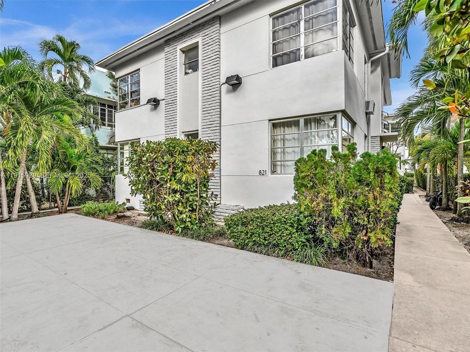 Recently Rented: $2,495 (1 beds, 1 baths, 670 Square Feet)