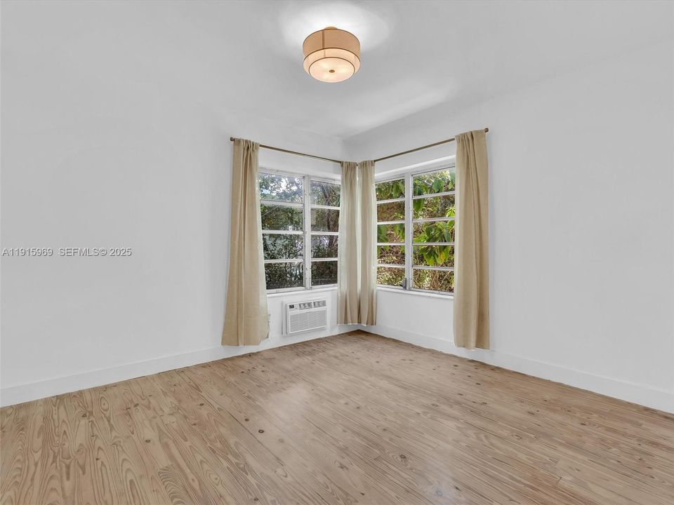 Recently Rented: $2,495 (1 beds, 1 baths, 670 Square Feet)